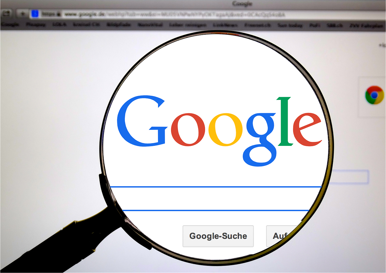 El gobierno de EU y 11 estados demandan a Google por monopolio