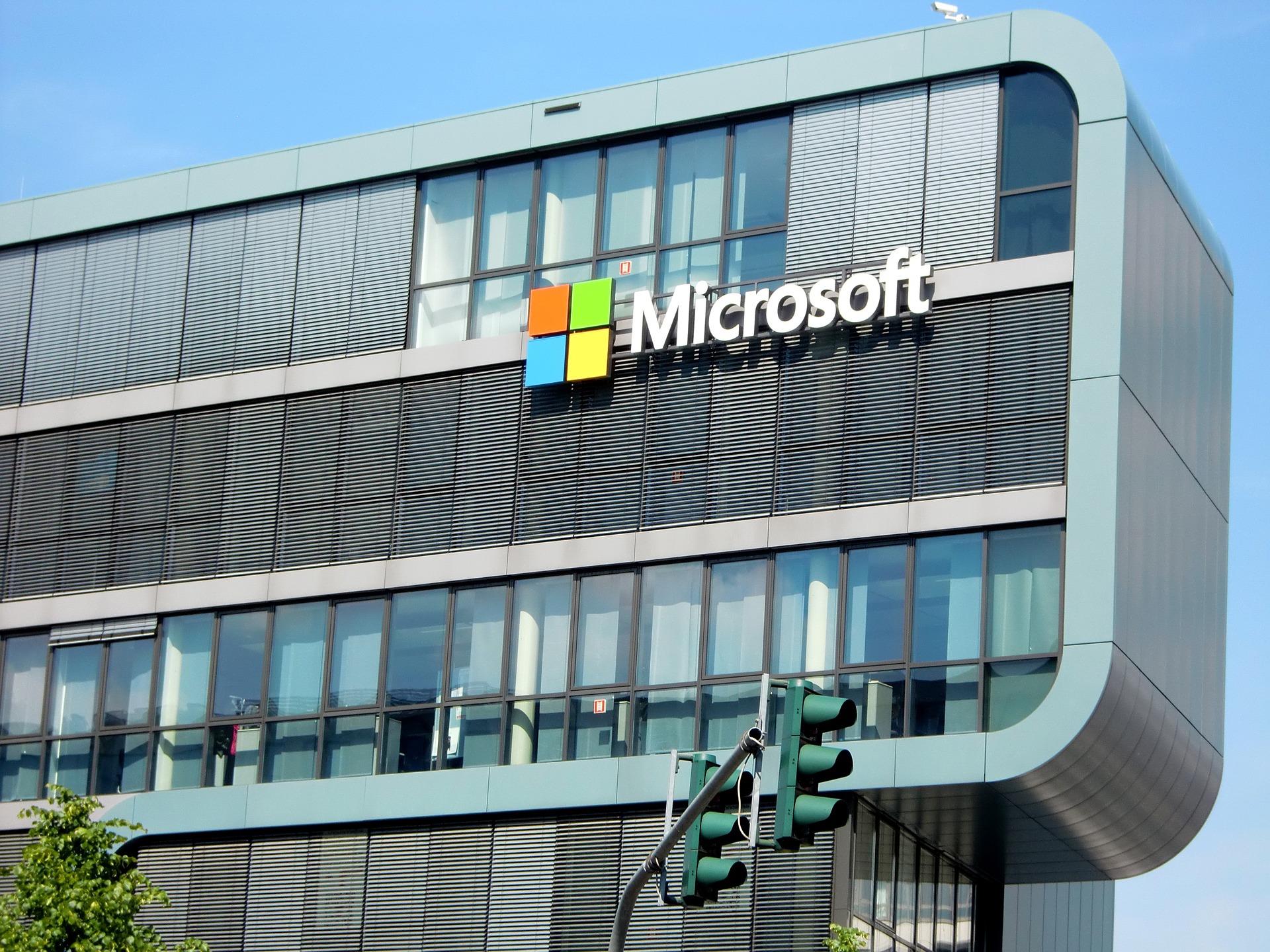 Servicios de Microsoft sufren fallos; Señalan posible error en la red