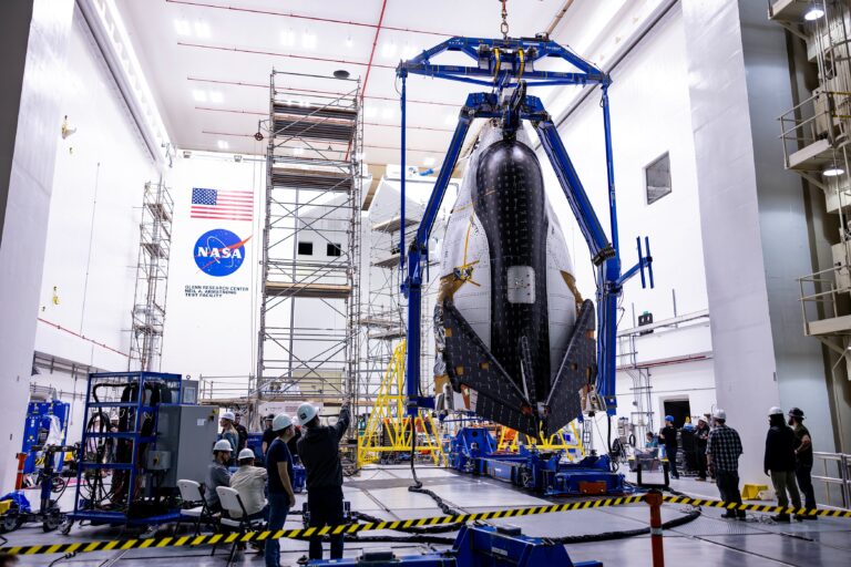 La NASA recibe el primer avión espacial, Dream Chaser