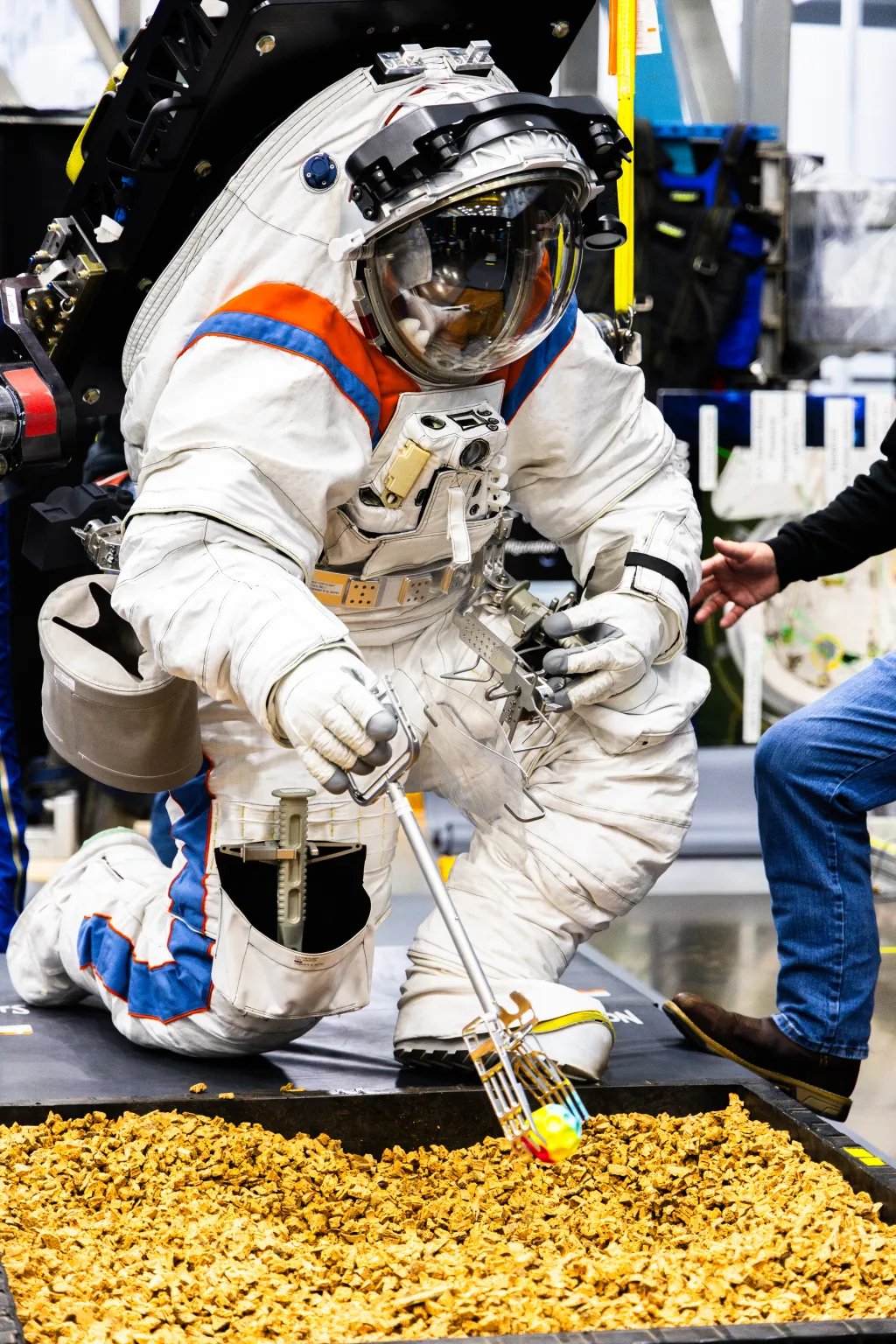 NASA prueba la maniobrabilidad de un nuevo traje