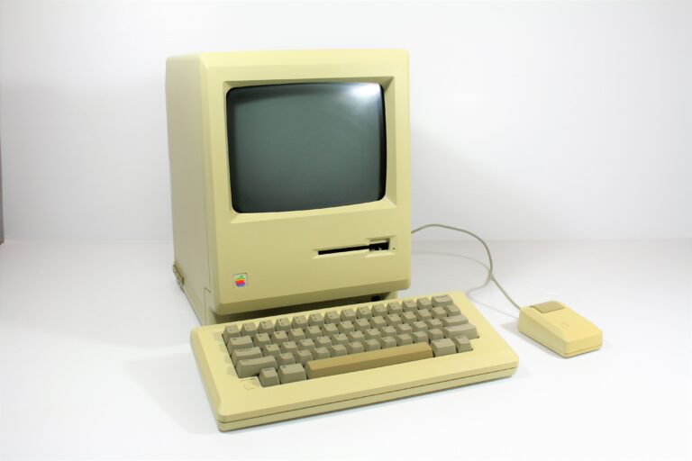 Macintosh128K cumple 40 años de su lanzamiento